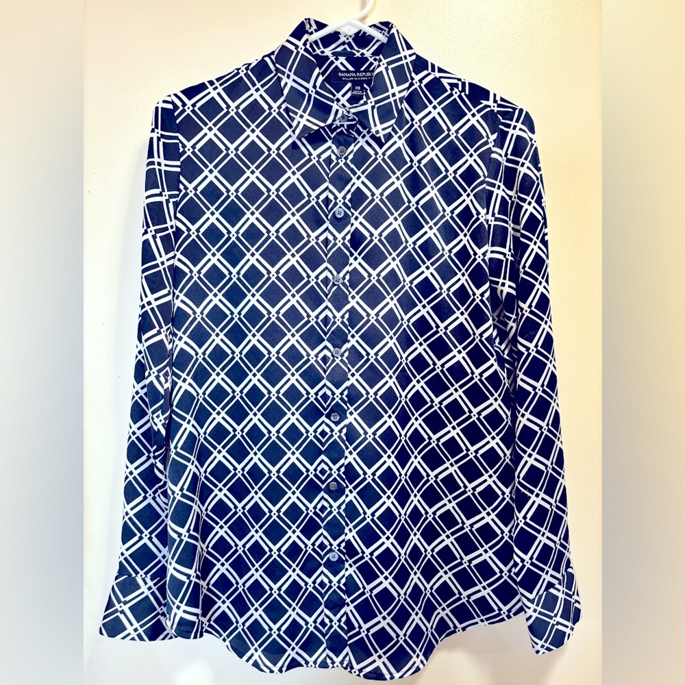 Banana Republic classic blue & white women’s Dillon shirt